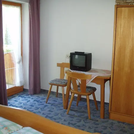 格拉塞尔公寓旅馆 巴德小基希海姆