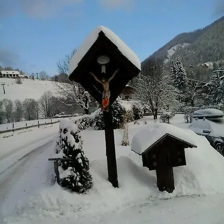 格拉塞尔公寓旅馆